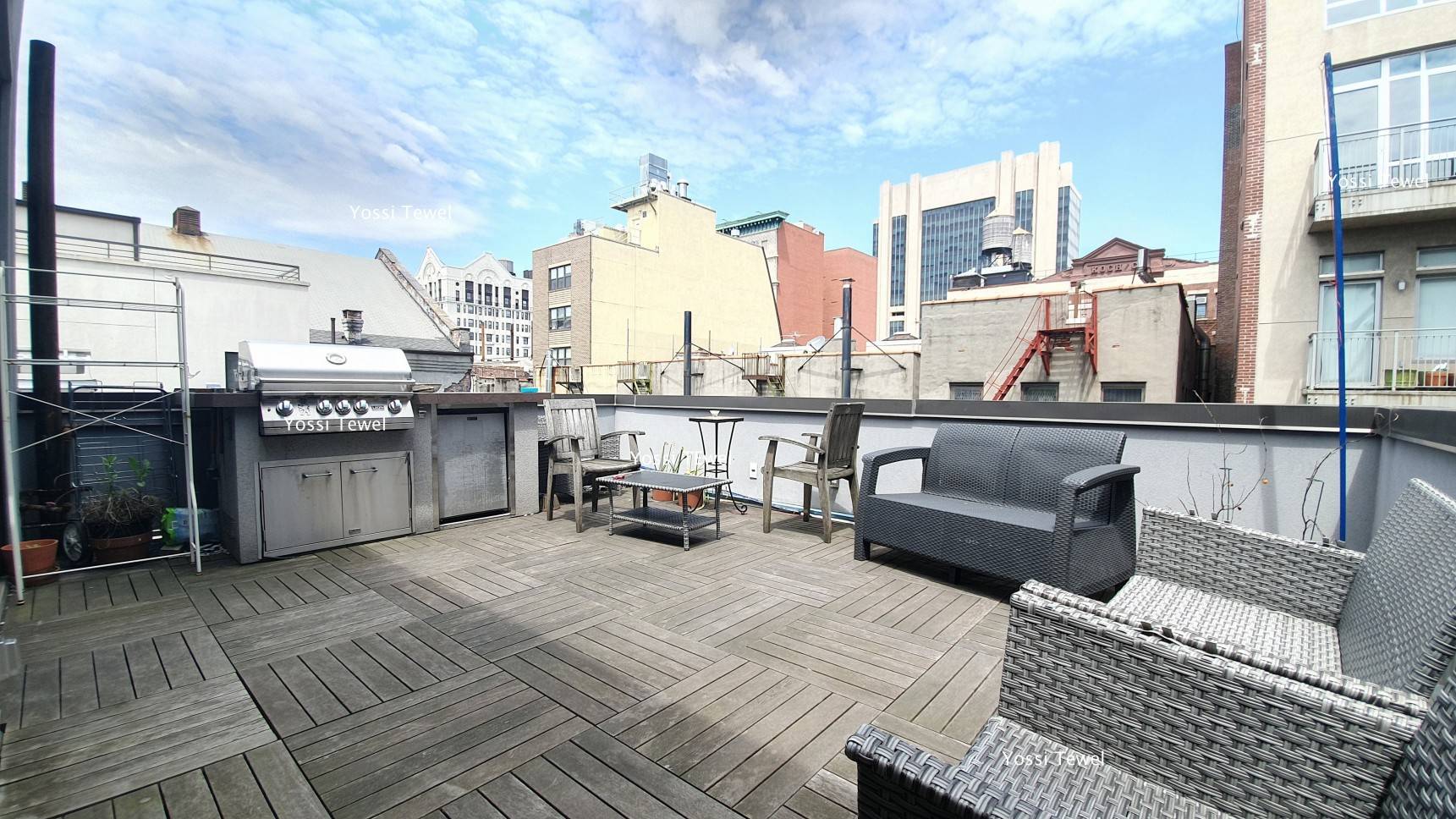 4 bed 2 bath DUPLEX PENTHOUSE Home with Huge Private roof deck !