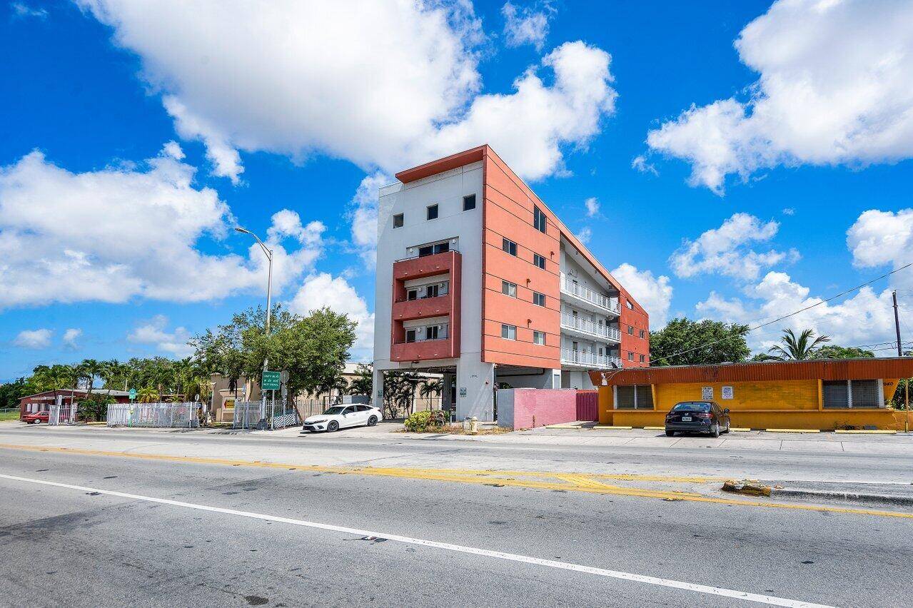 This 10 unit Multifamily property is located in the heart of Miami.