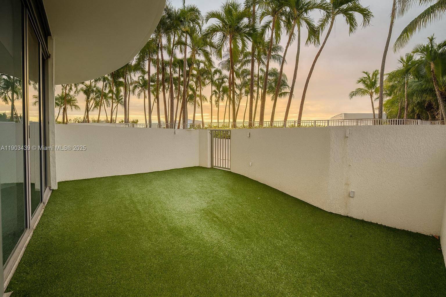 Stunning and modern 2BD 2BA loft style condo in the heart of Aventura !