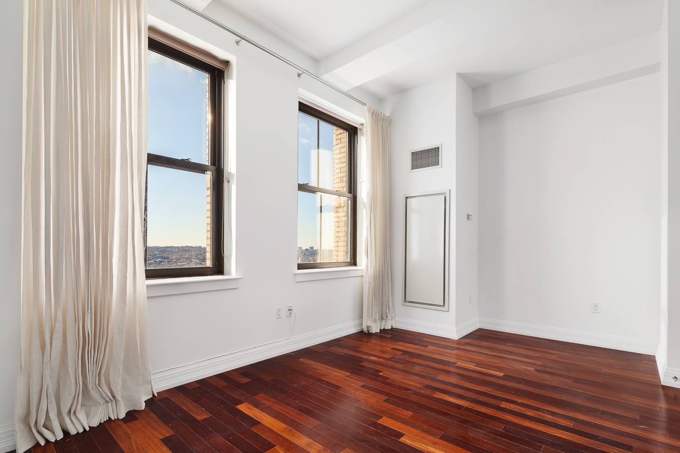 Great one bedroom in the historic former Williamsburg Bank Building with open views of the Verrazano Bridge and New York Harbor from the living room and Empire State views from ...