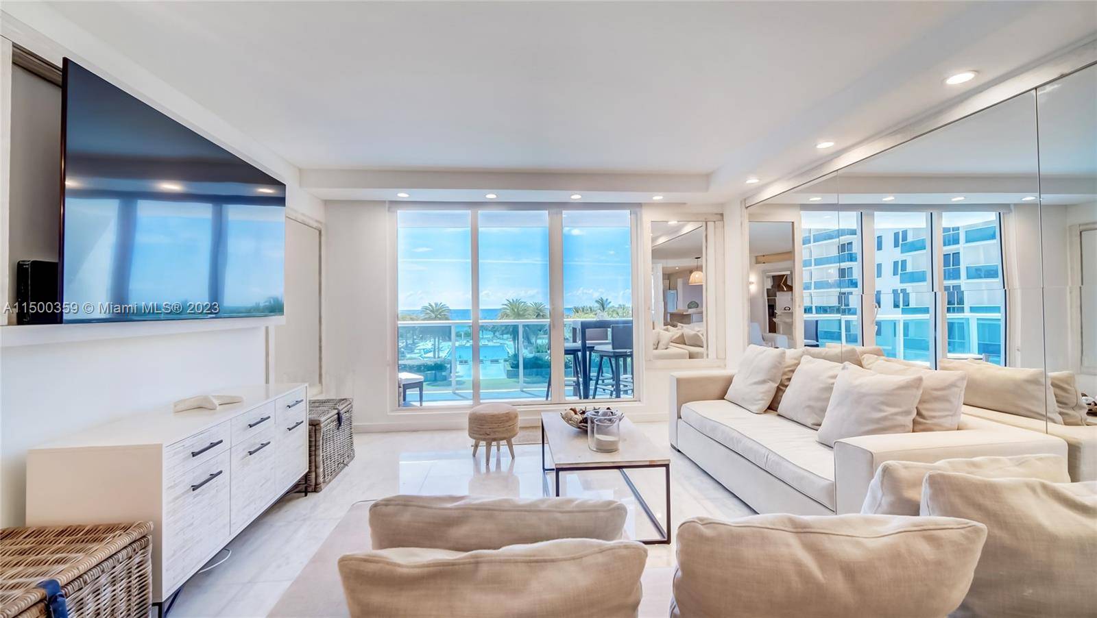 Gorgeous direct ocean view, 1 Bedroom plus den as second Bedroon and two full bathrooms The unit is updated, furnished and tastefully decorated.
