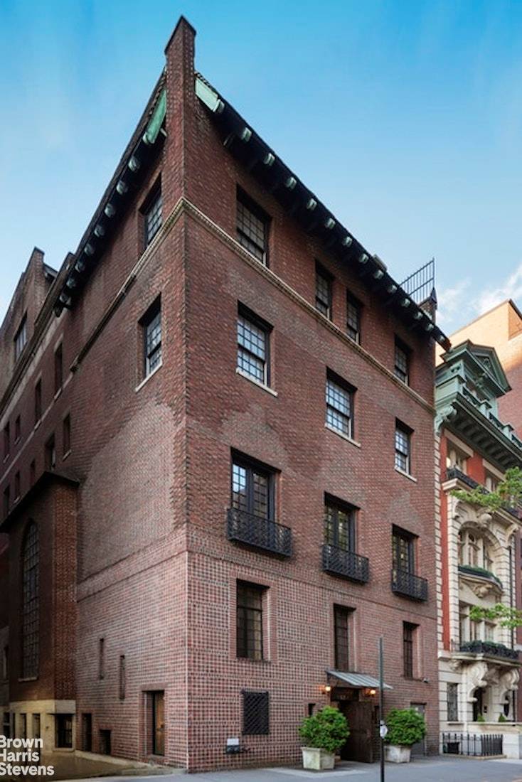 Trophy Building Ideal Grand Residence, Art Gallery, Foundation, or Headquarters53 East 77th Street has gone through many permutations as a single family mansion, Funk and Wagnall's library, Cello restaurant, a ...