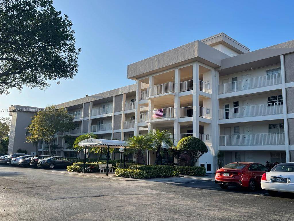 Completely remodeled spacious 2 2 apartment in sought after Palm Aire Country Club.