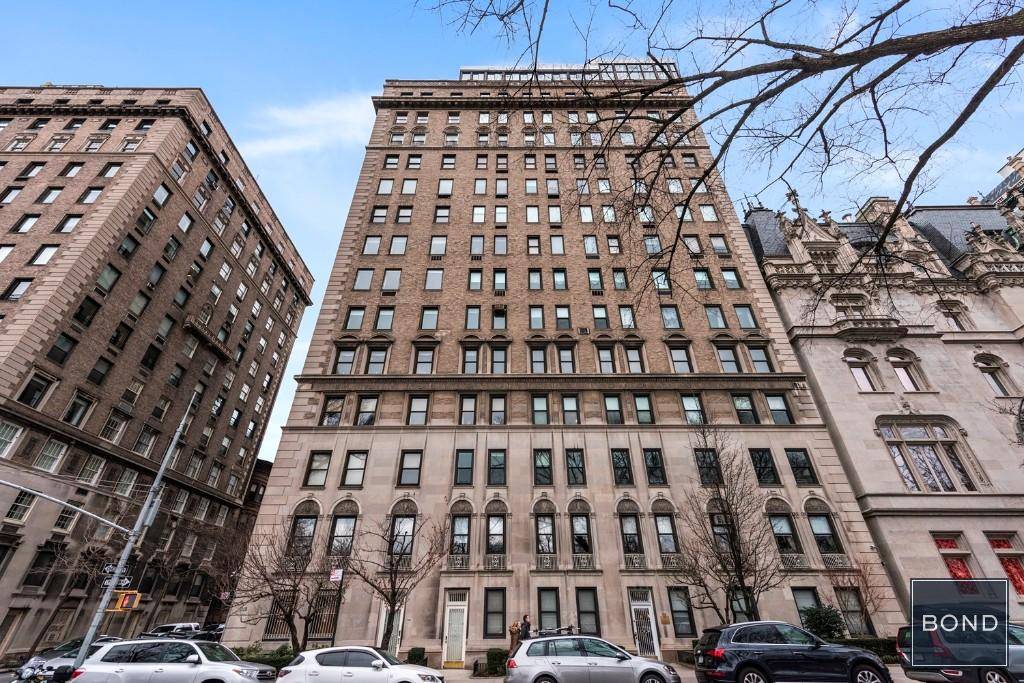 1115 Fifth Avenue, Apt PH A resides in a handsome luxury building pre war co op, considerably one of the most prestigious addresses in Carnegie Hill.