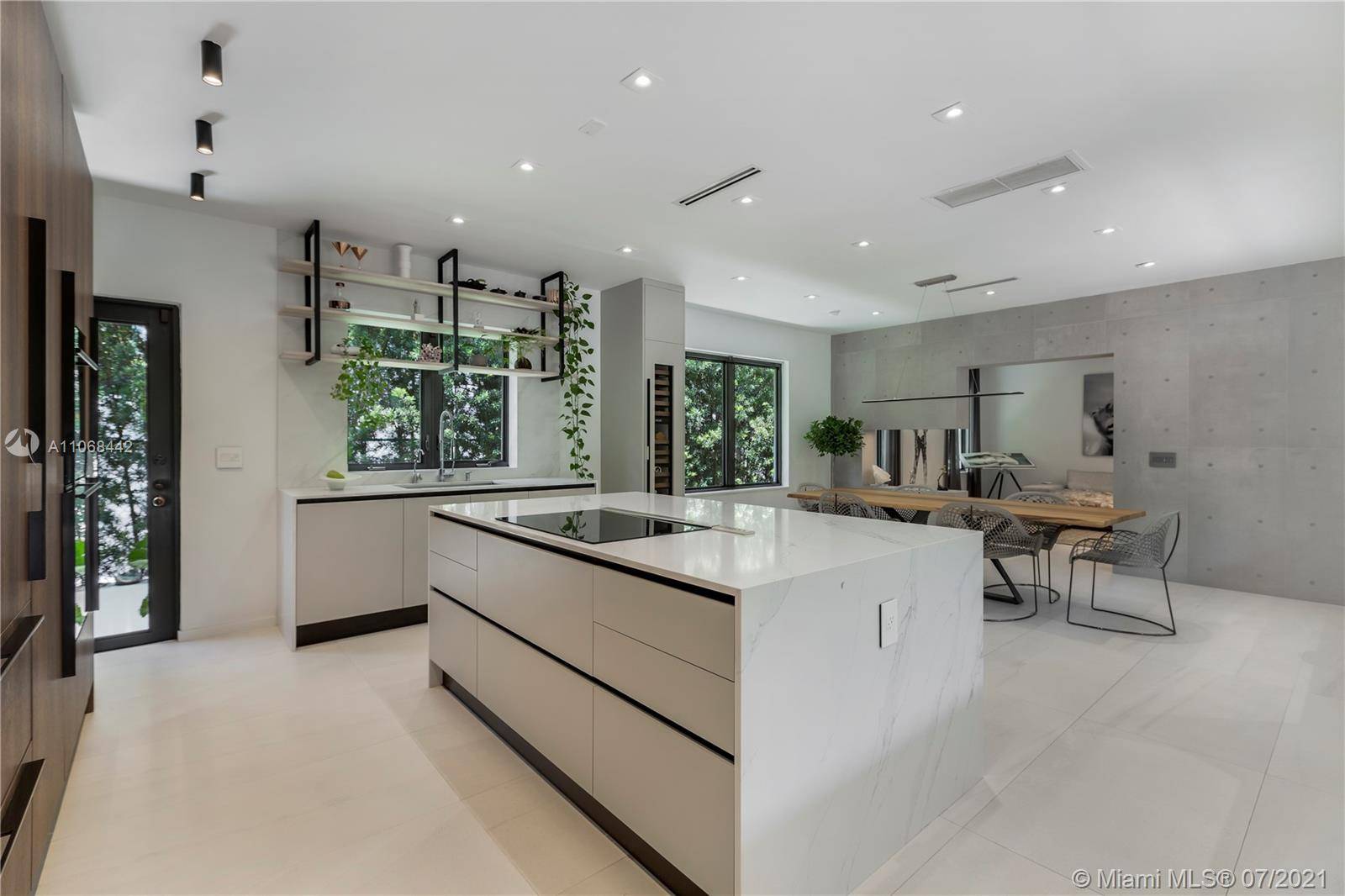Unique, stylish house in a beautiful, lush, dream neighborhood in the middle of Miami Beach.