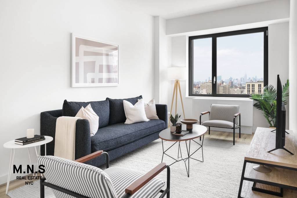 BRAND NEW LUXURY THREE BEDROOM AVAILABLEThe Arch is a 16 story residential tower featuring modern Studio 3 Bedroom rentals, expansive amenities, and panoramic views from Brooklyn s tree lined streets ...