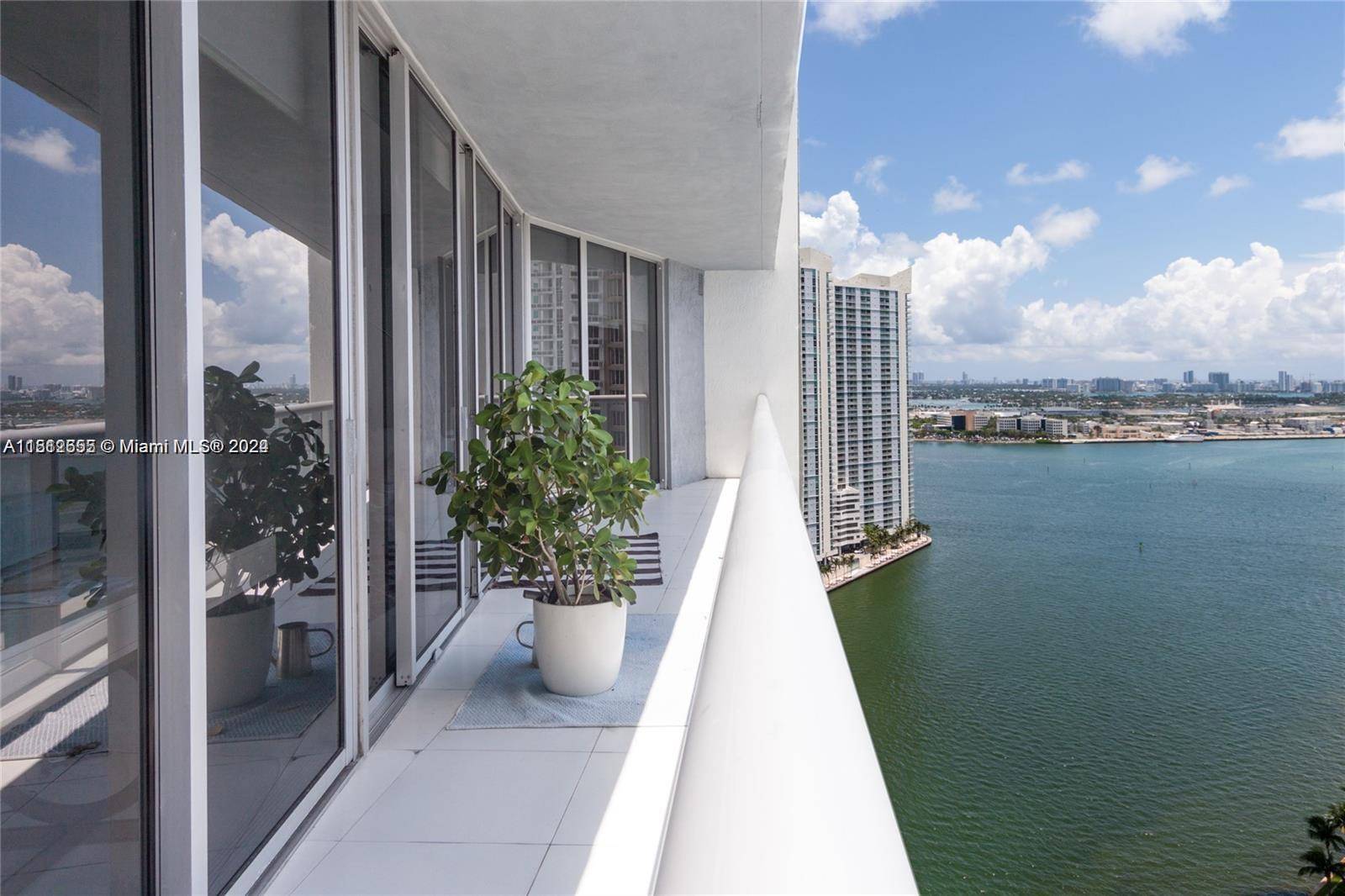 This spacious furnished 2 bedroom, 2 bathroom Den unit at Icon Brickell offers fantastic water views and an amazing space to call home.