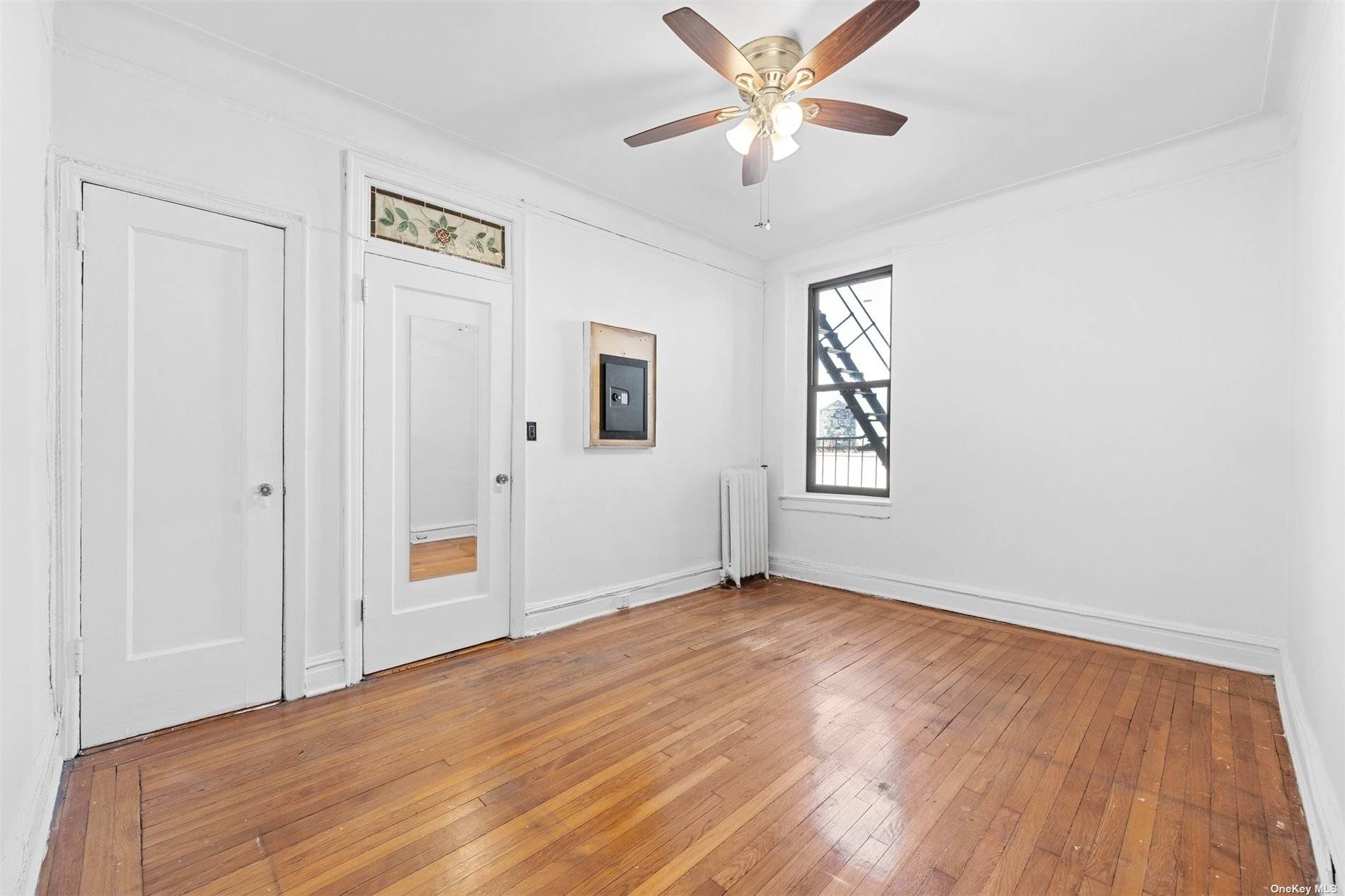 Prime Location With Sky Line Views 1 Bedroom Coop in Brooklyn Heights Apartment is Ready To Make Your Own, Located On The First Floor of 2 Grace Court a pre ...