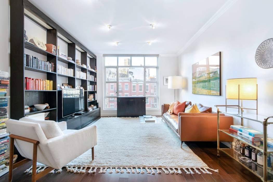 3D TOUR AVAILABLE Situated just one block from Washington Square Park in the heart of historic Greenwich Village, this three bedroom, three bathroom condominium is exceptionally well priced and investor ...