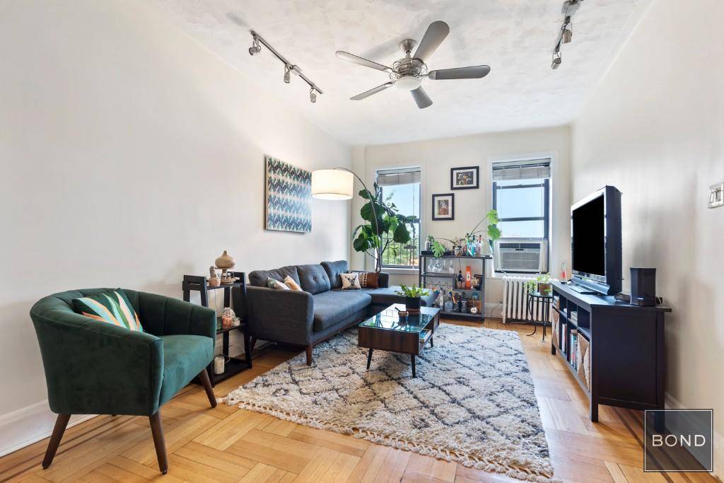 Presenting Astoria Lights, acompletely renovatedfourbuildingpre war co op that has been re imagined and reinvigorated with open, loft style floor plans, cutting edge amenities and sophisticated modern style while maintaining ...