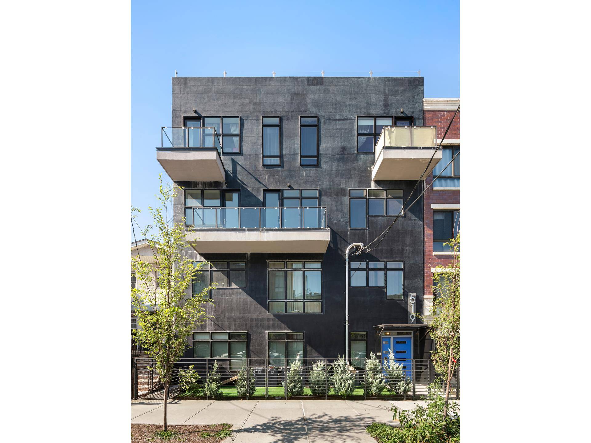 Introducing 2R at 519 Maple Street A fantastic opportunity to own a 2 bed 2 bath apartment in a prime Crown Heights new development !