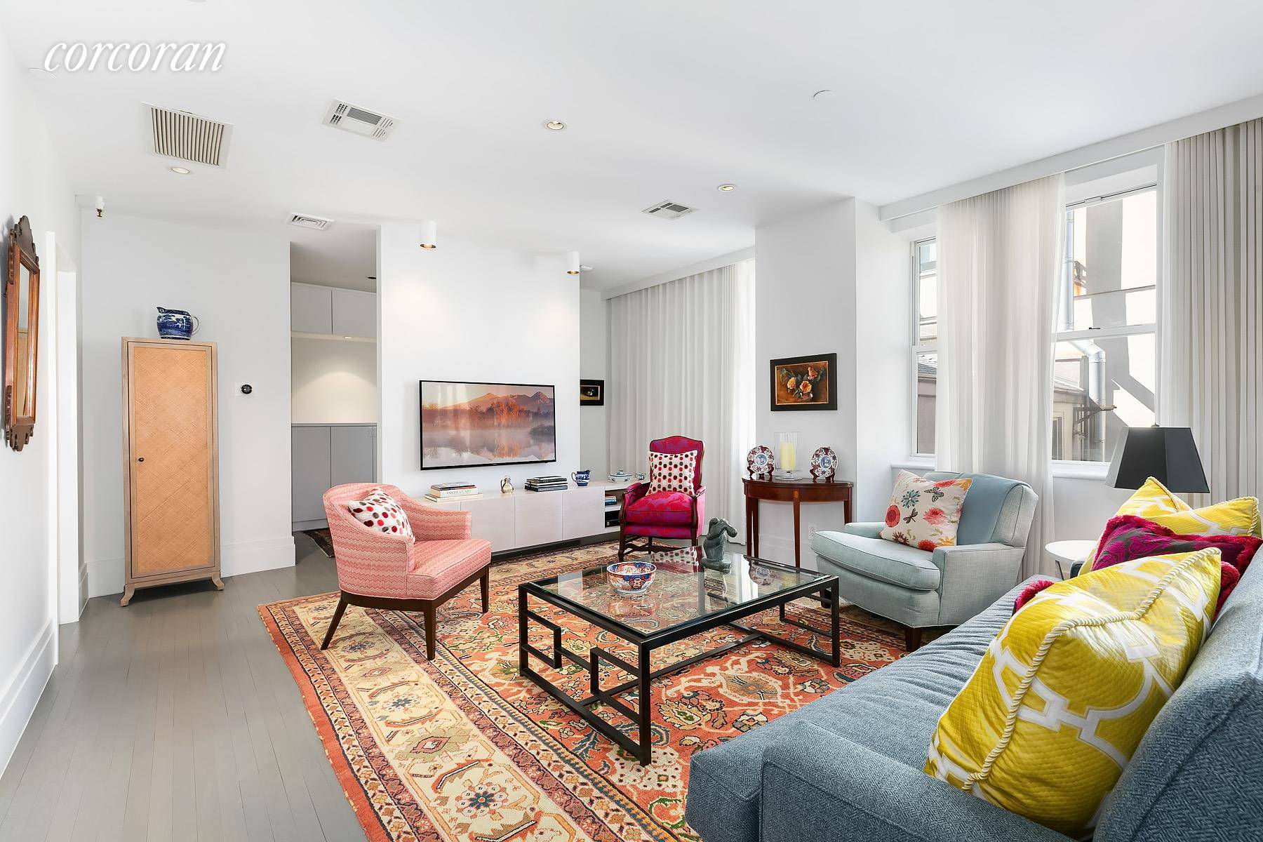 Here is a fantastic duplex condo in an amazing Cobble Hill location offering 3 bedrooms, two home offices and a den play room in its nearly 2, 000sf.