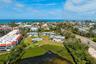 Two blocks to the Gulf and Manatee Public Beach.