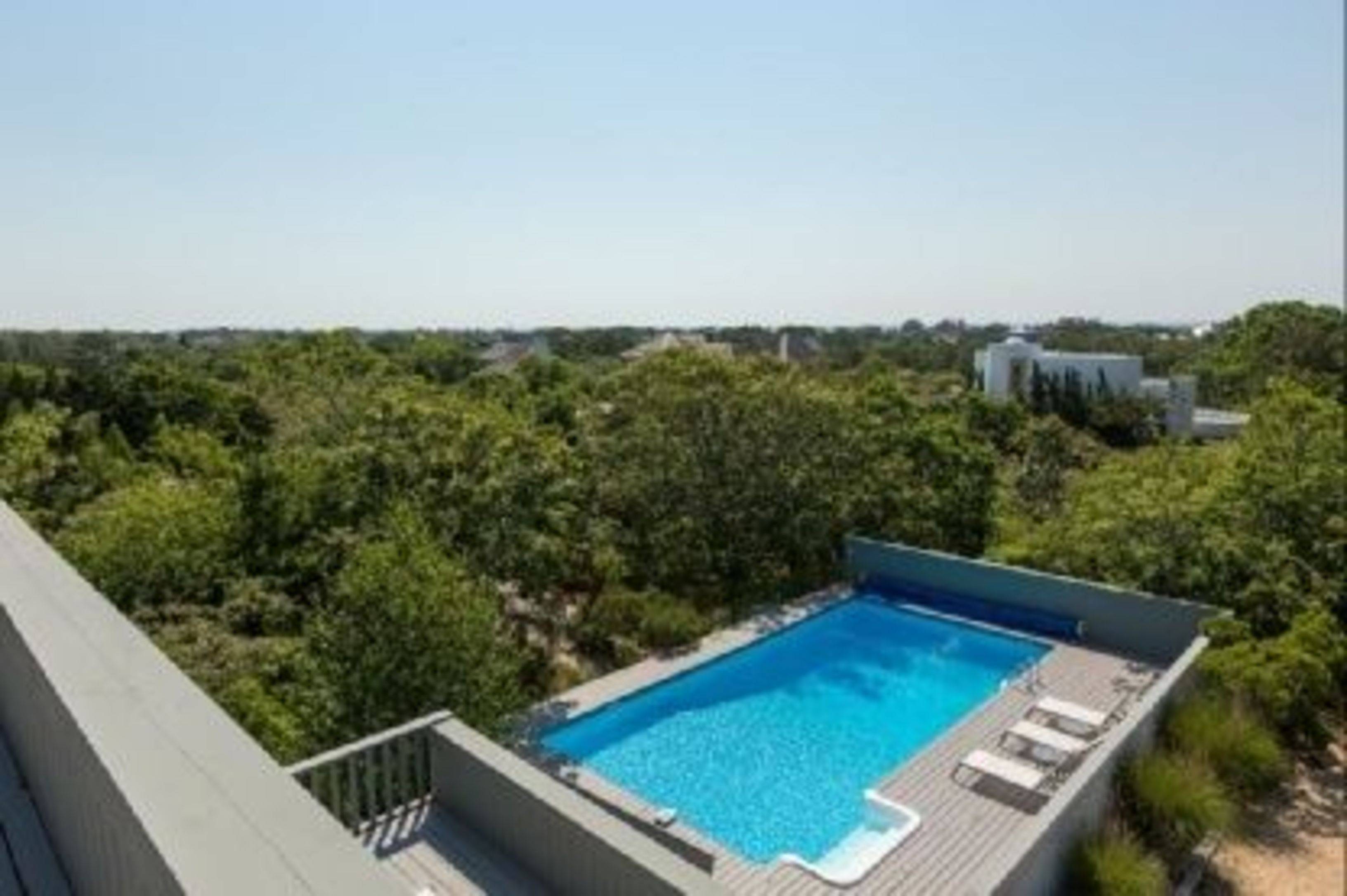 Amagansett Dunes Area-5 Bedrooms With Heated Pool and Ocean View