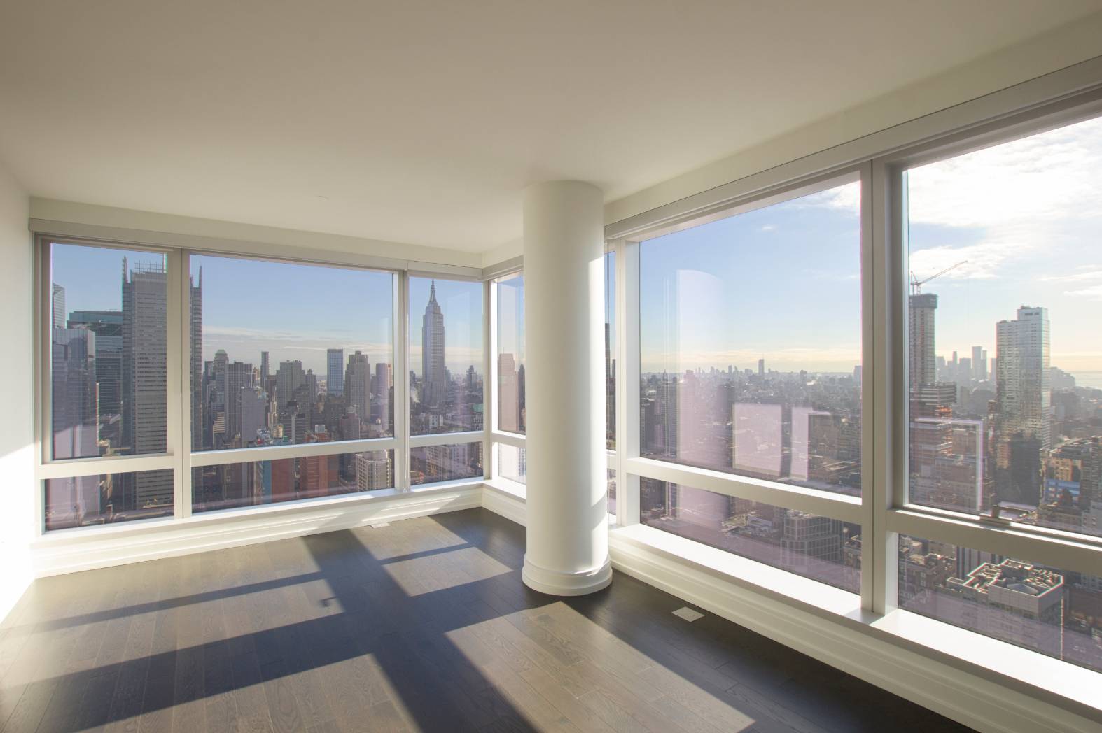 Welcome home to this corner 2 bedroom, 2 bath residence at 555TEN in Hudson Yards.