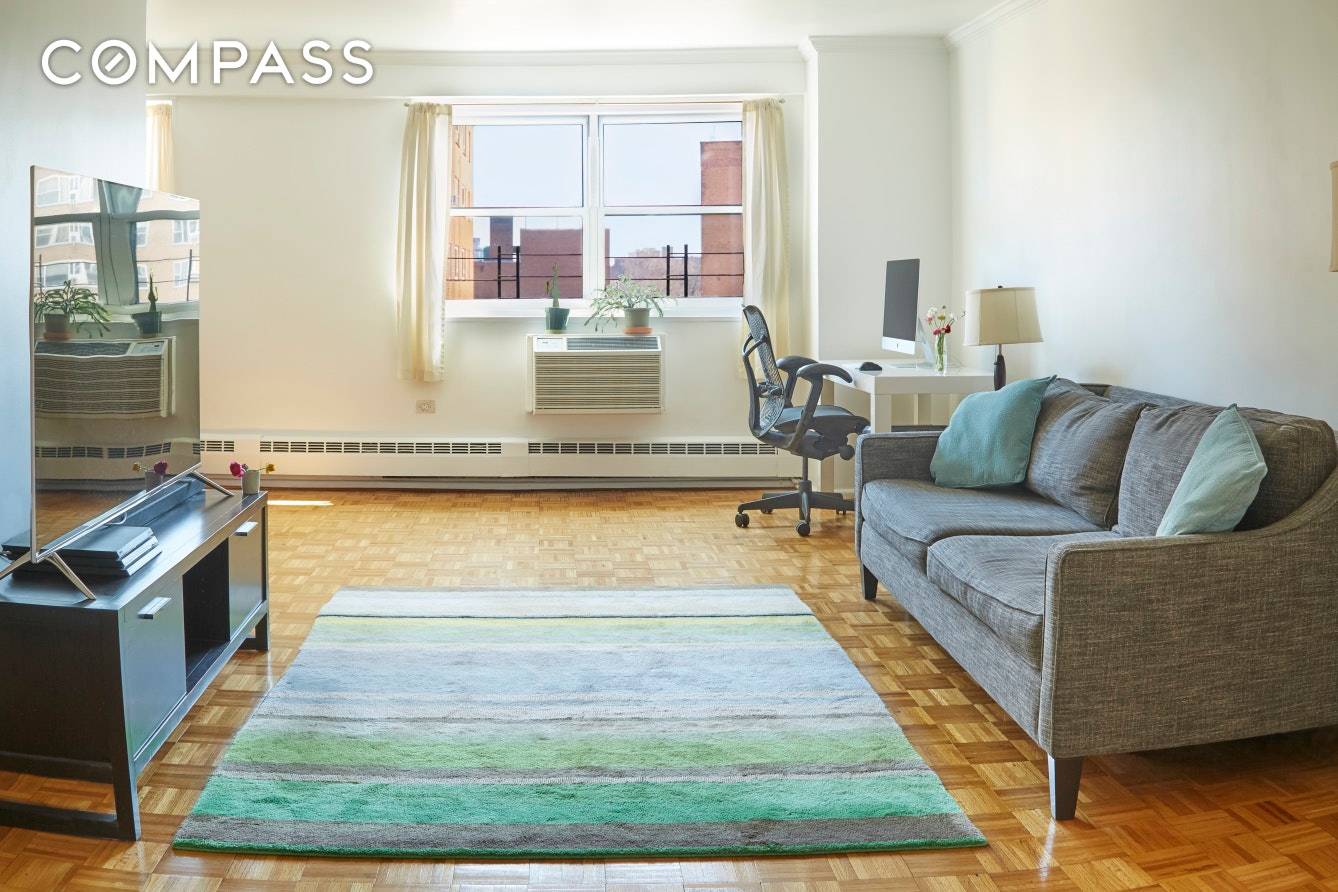 Here is your opportunity to own a spacious 2 bedroom 2 bathroom located in the heart of it all where Fort Greene meets Downtown Brooklyn !