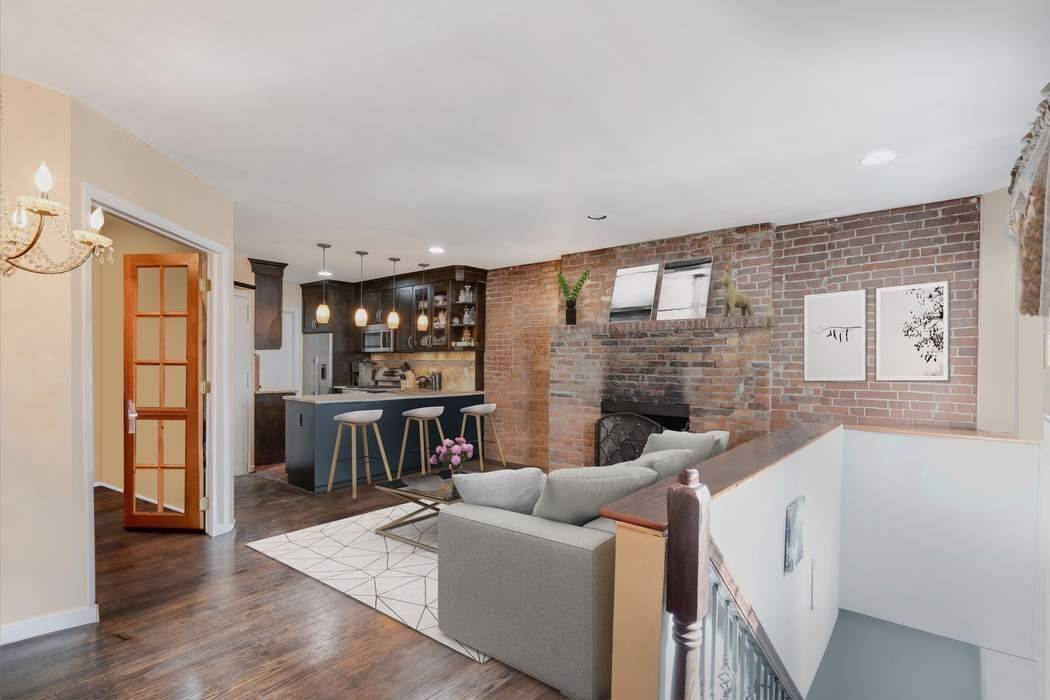 Elegant 1 Bedroom 2 Full Bath Duplex Condo with Home Office in the Upper West Side Introducing an extraordinary opportunity to own a rare 1 bedroom duplex townhouse condo, now ...