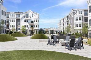 Experience a new vision of sophisticated single level living at the Vue New Canaan, an exciting new premier luxury condominium community located in the heart of New Canaan.