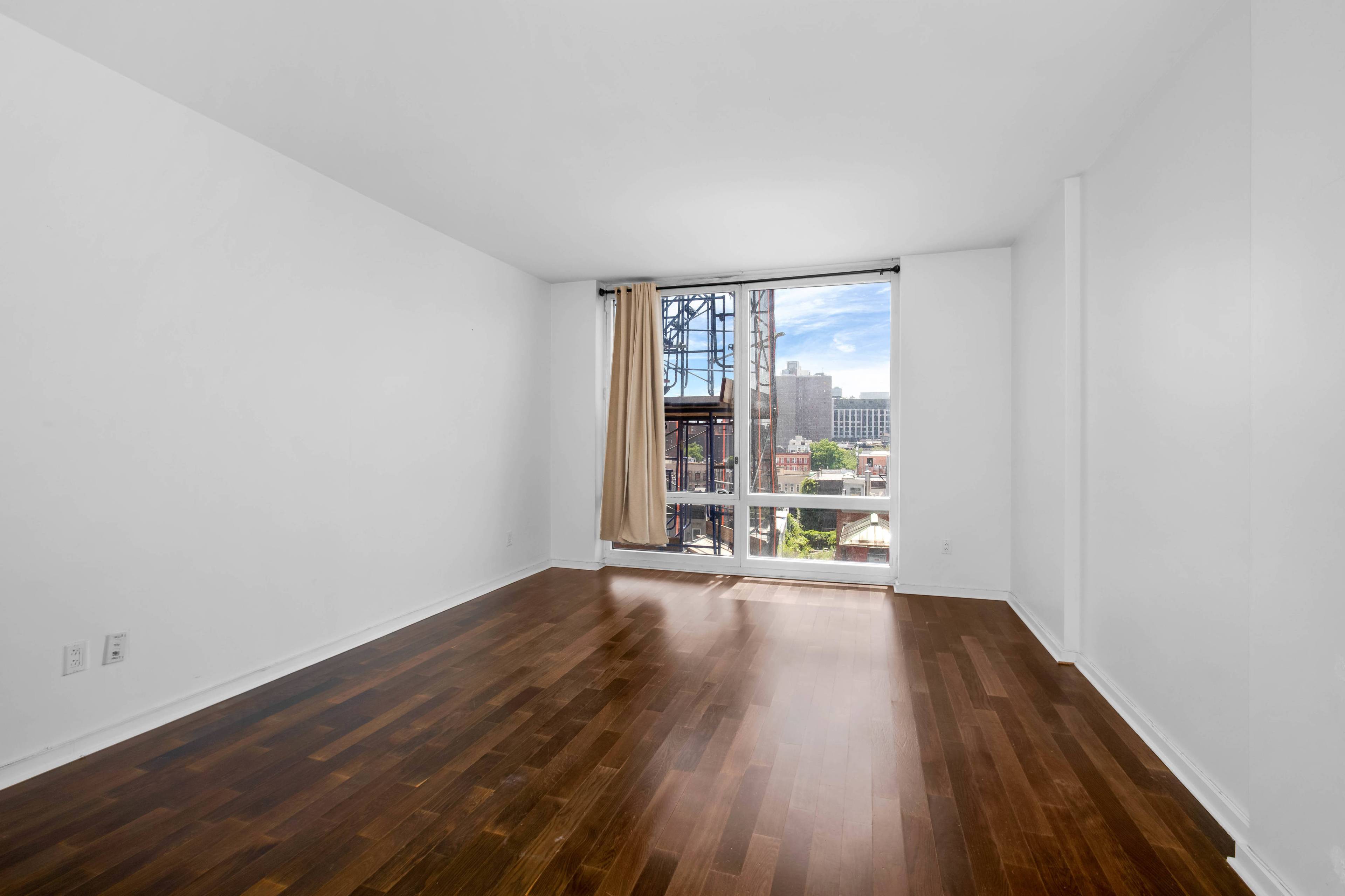 340 East 23rd Street Condo Rent out from day one 24hr doorman Beautiful landscaped and furnished roofdeck Surround yourself with great views, and exceptional interiors in this designer oversized studio, ...