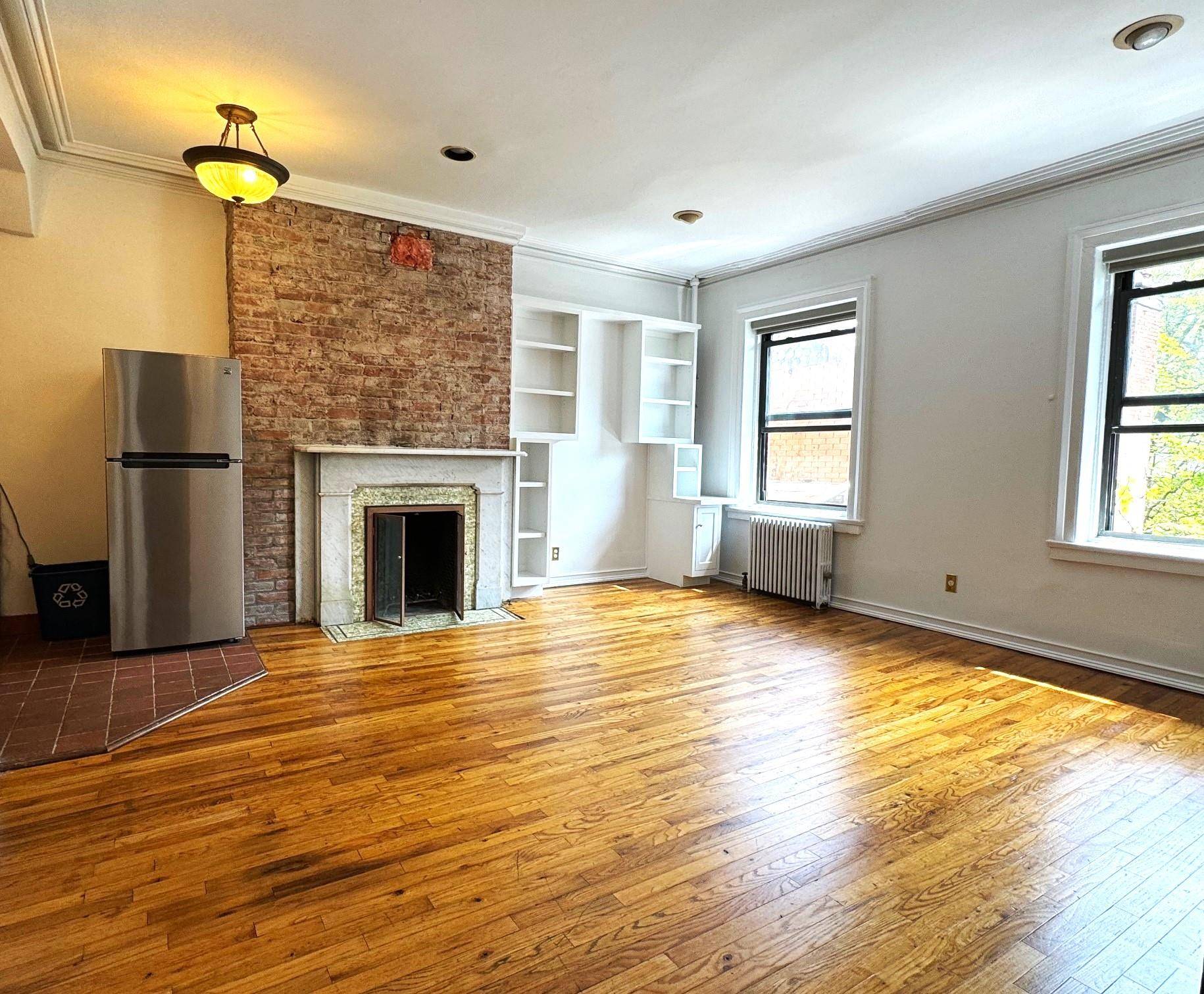 A bright South facing One Bedroom on the 3rd Floor of 44 Remsen Street, on one of Brooklyn Height's loveliest blocks.