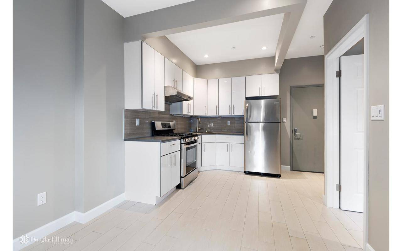 Completely, beautifully renovated one bedroom apartment in an intimate 4 story building, nestled on a quiet tree lined street in the desirable Kips Bay neighborhood of Manhattan.
