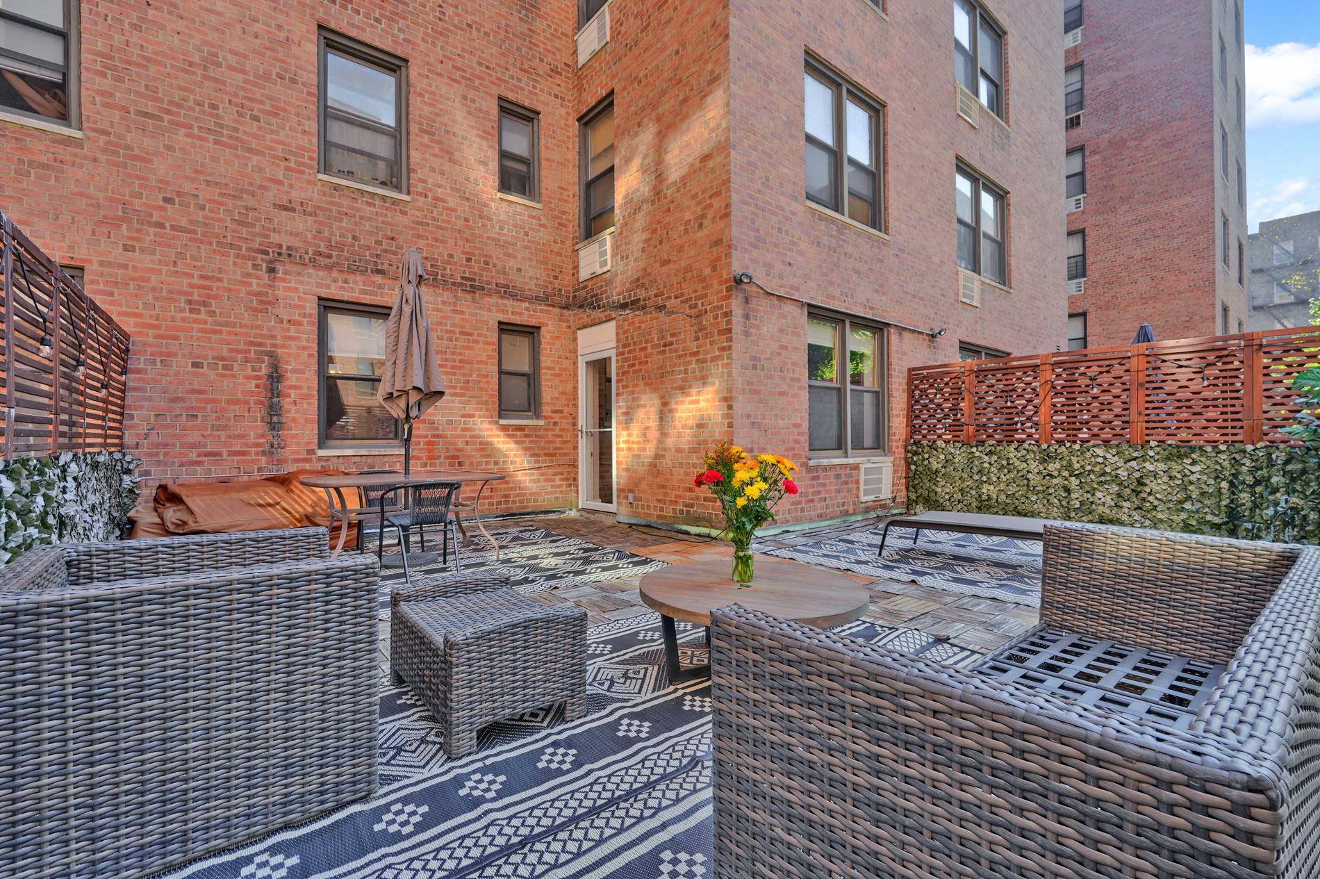 Rarely Available. PRIVATE OUTDOOR SPACE Convertible 2Sunny and Spacious approximate 950 sq ft one bed one bath with 450 sq feet of private outdoor space for your tomatoes and zucchinis ...