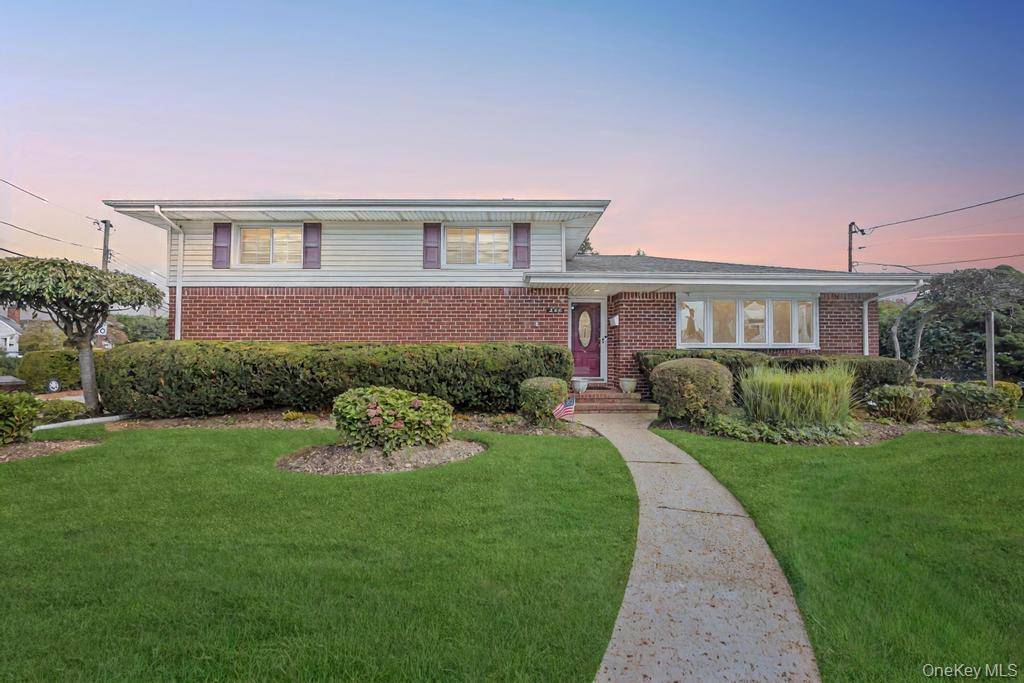 Split Level Home in Bethpage 4 Bed, 3.