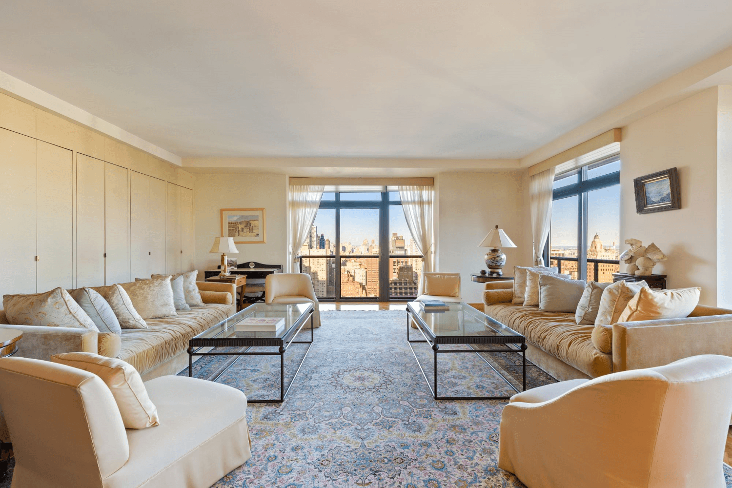 Presenting a newly listed, meticulously designed residence on the 38th floor of 100 United Nations Plaza, this sophisticated property boasts seven rooms in total, including 4 bedrooms, 3.
