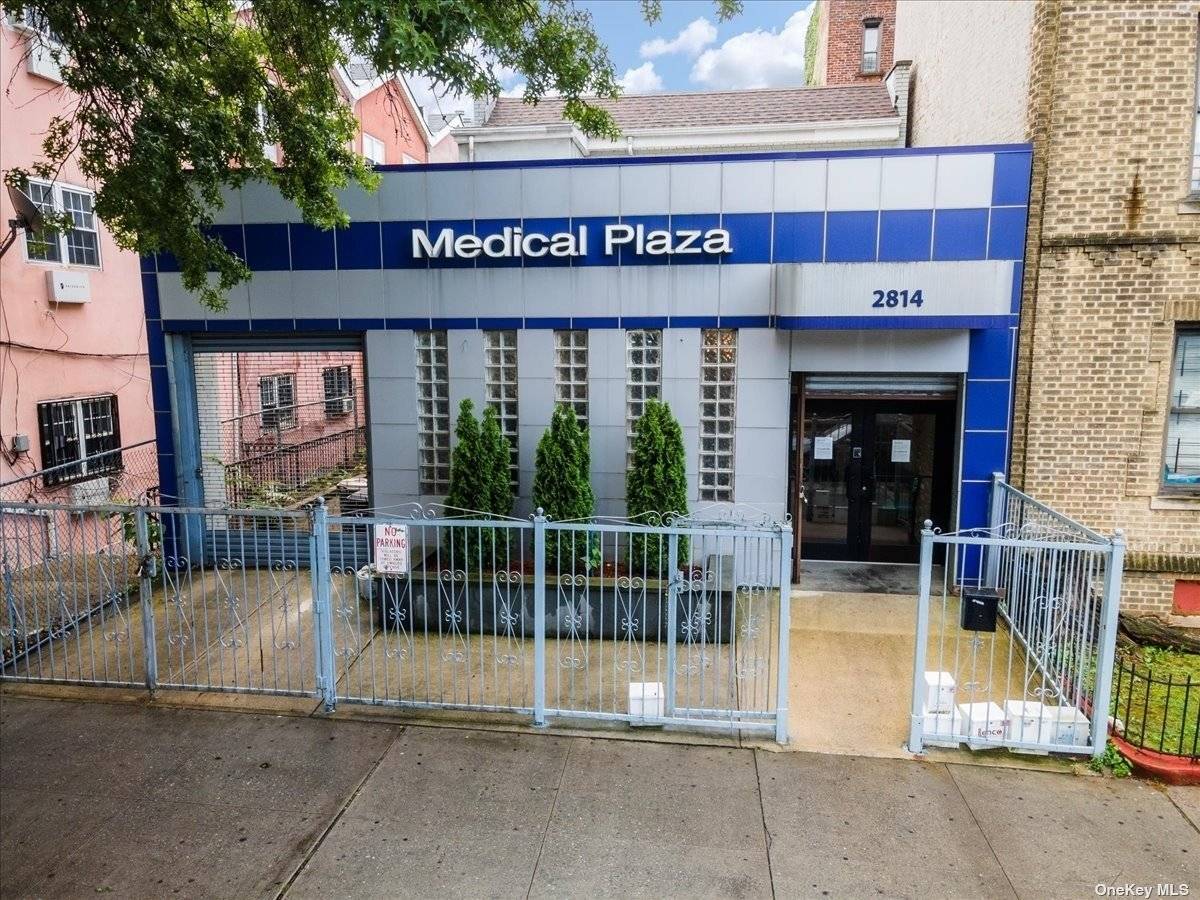 Introducing an exceptional opportunity for discerning investors Welcome to the prestigious Medical Center.