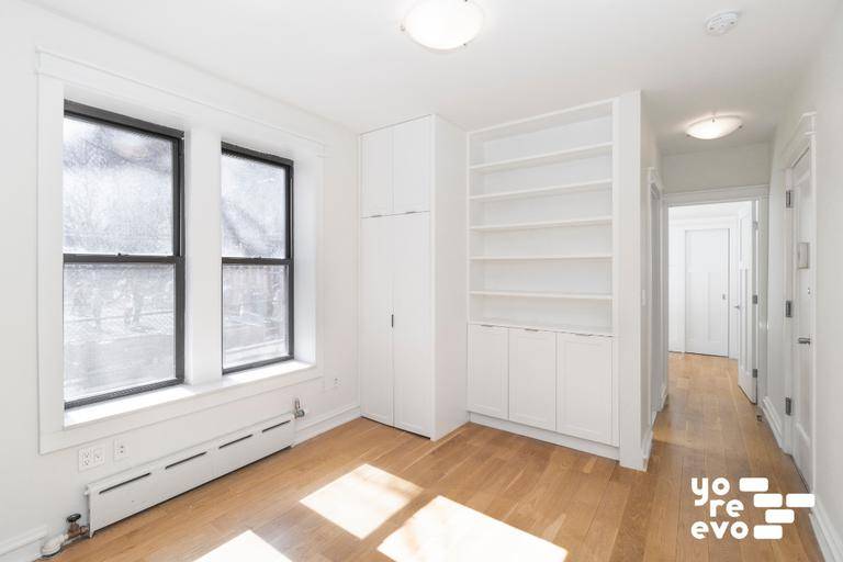 Live in the heart of Chelsea in this large 1BR situated on a lovely tree lined block with close proximity to the Highline, Chelsea Market, and the Arts District.