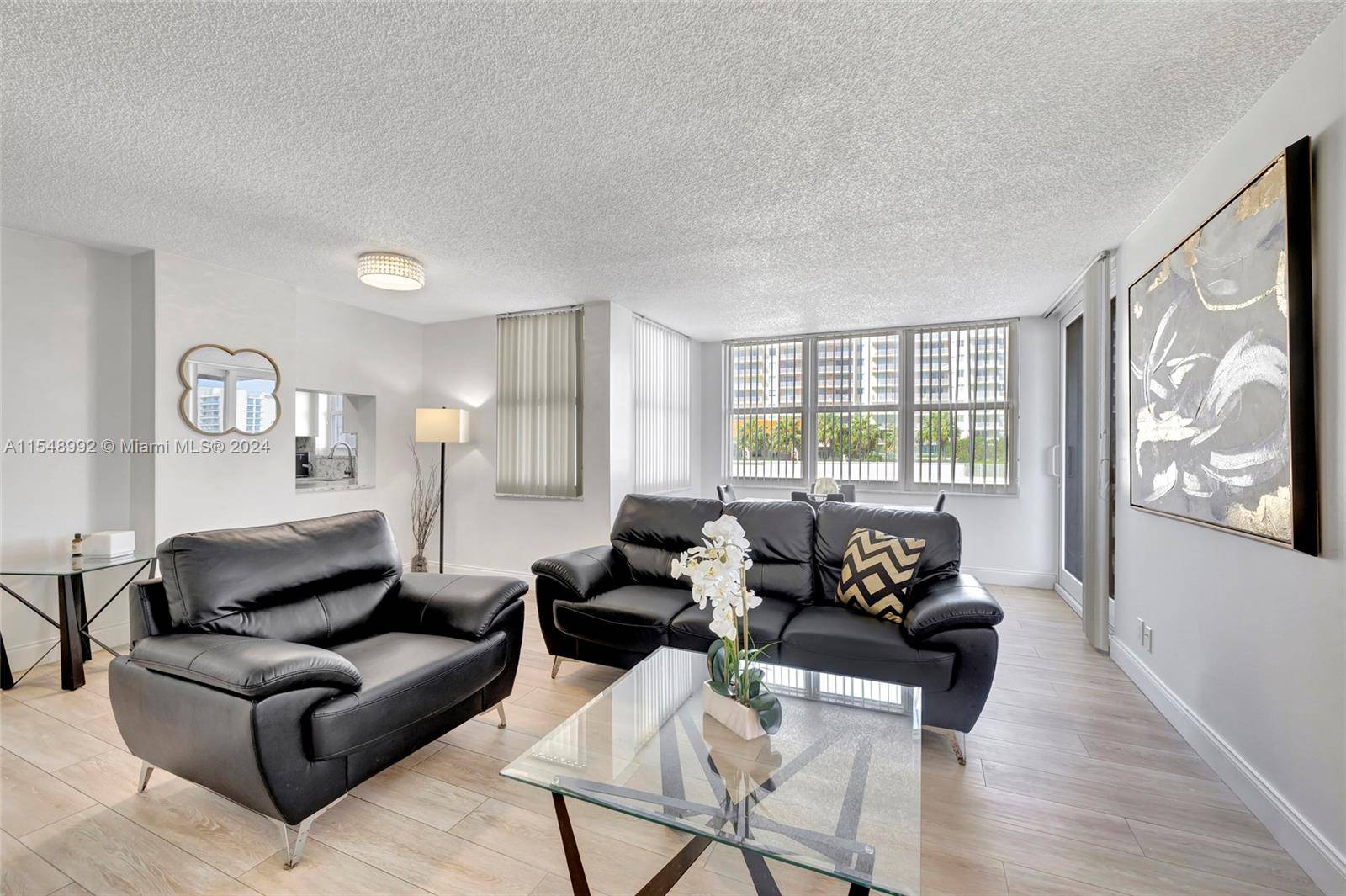 Excellent Price This spacious corner unit is situated in the heart of Fort Lauderdale, just across the street from the beach.