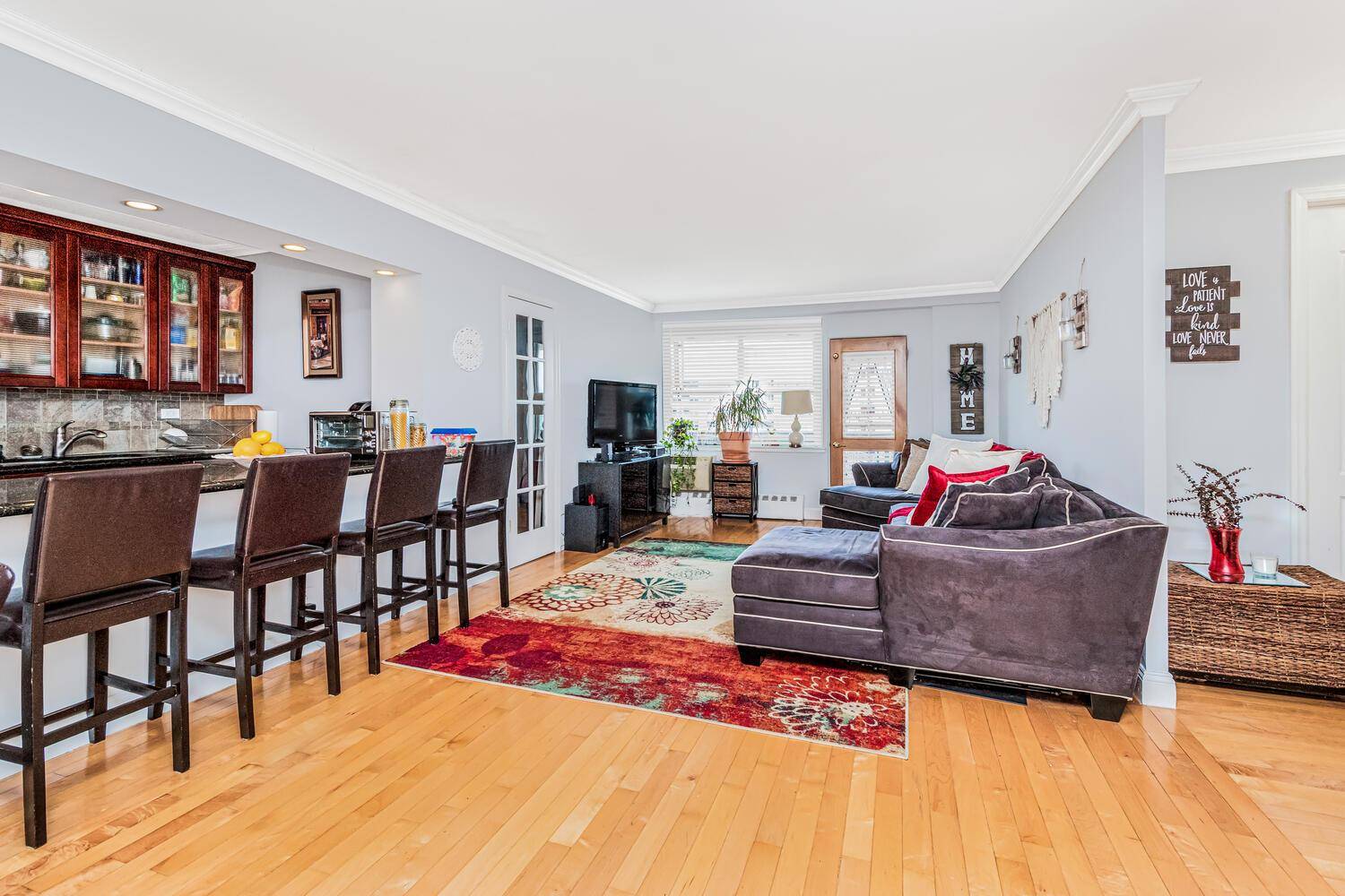 By Appointment Open House Open sky and sparkling sunlight from 2 exposures are yours in this serenely quiet top floor 2 bedroom plus windowed home office and 1 bath home.