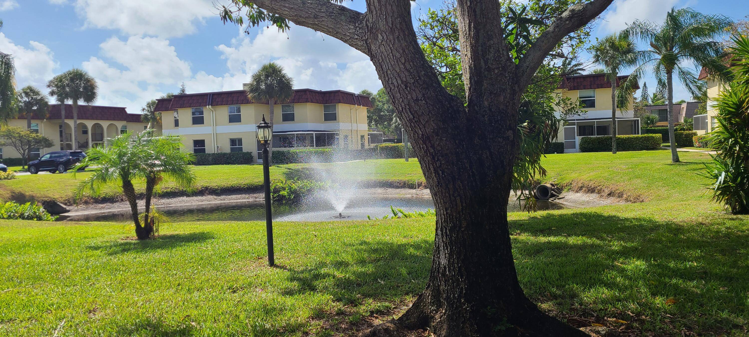 Seasonal rental. This 3 bedroom, 2 bath condo is the perfect location to enjoy all that Jupiter has to offer.