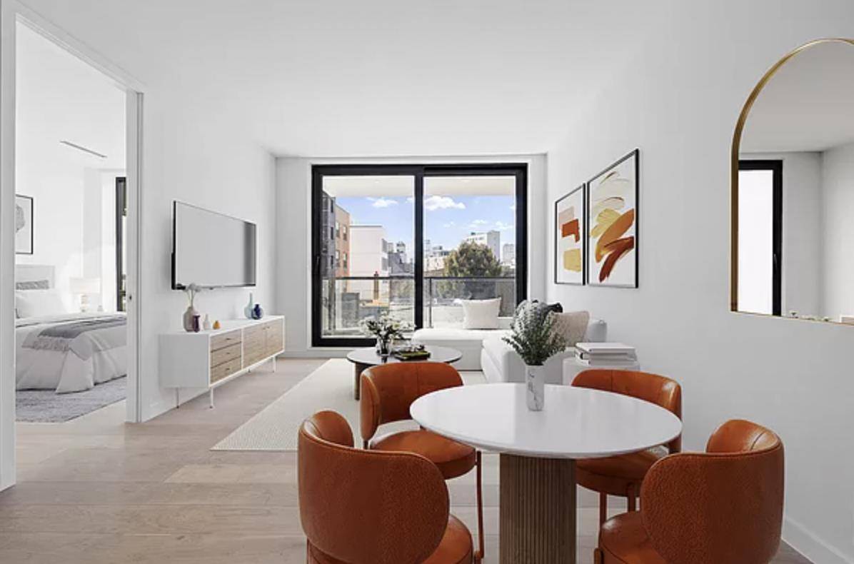 Boasting a private balcony and exquisitely designed interiors, this brand new 1 bedroom, 1 bathroom condo offers residents quintessential Williamsburg living moments from McCarren Park and abundant dining and nightlife ...