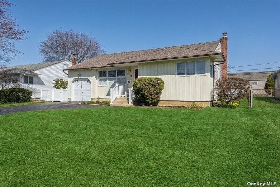 Good size Ranch with full garage, full unfinished Basement and good size rooms.