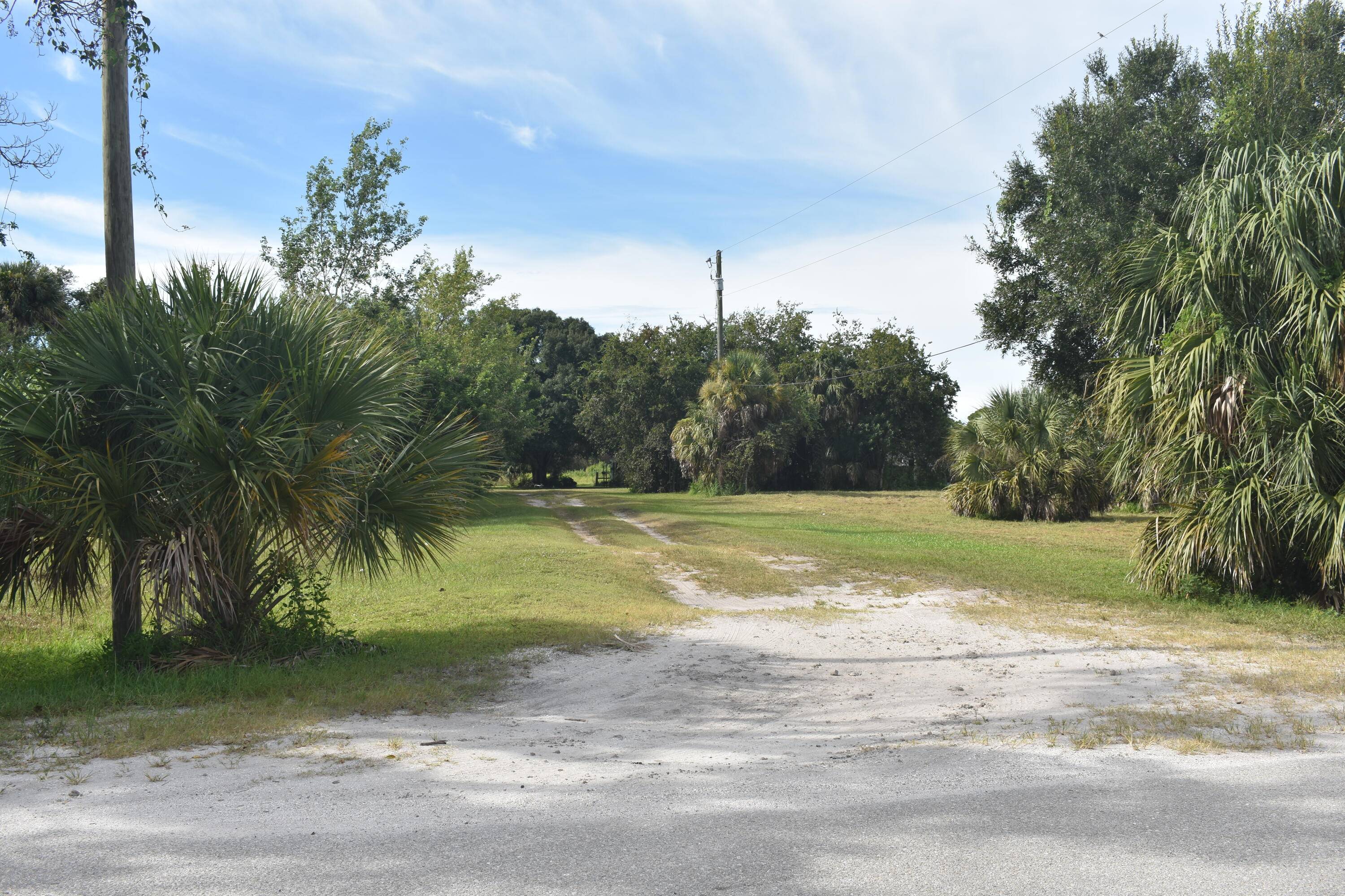 Calling All Developers ! Unique Zoning SF2 right in Downtown City of Okeechobee.