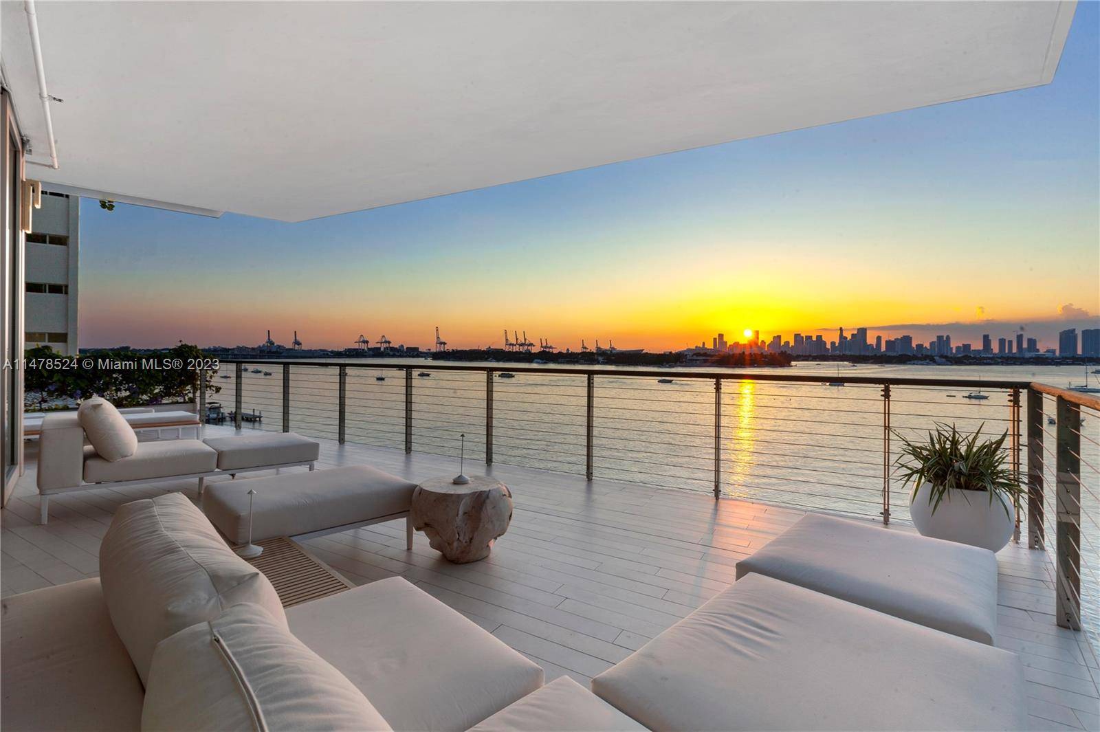 The best sunset views of the Biscayne Bay.