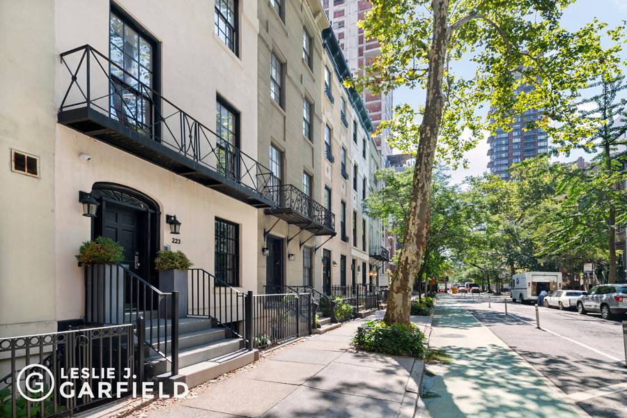 223 East 62nd Street is a newly renovated single family townhome located on a prestigious, tree lined block in the Treadwell Farms Historic District in Manhattan.