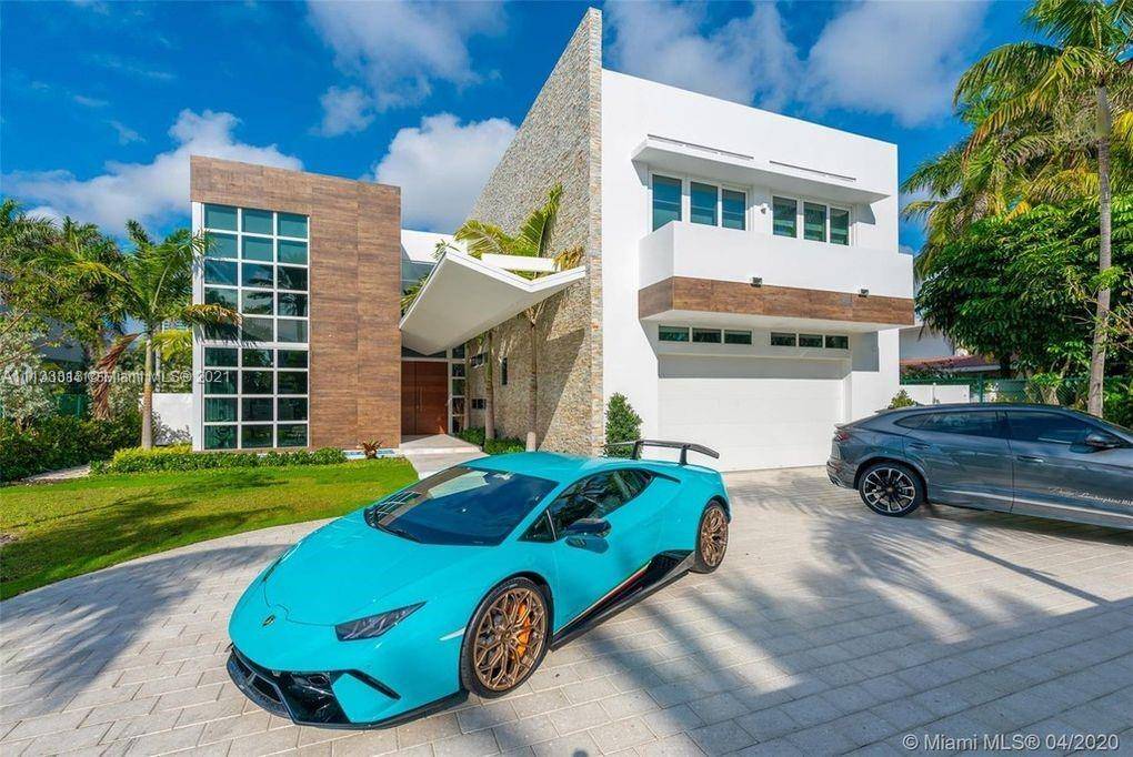 Ultra luxury newly built 2018 mansion in the heart of prestigious city of Golden Beach.