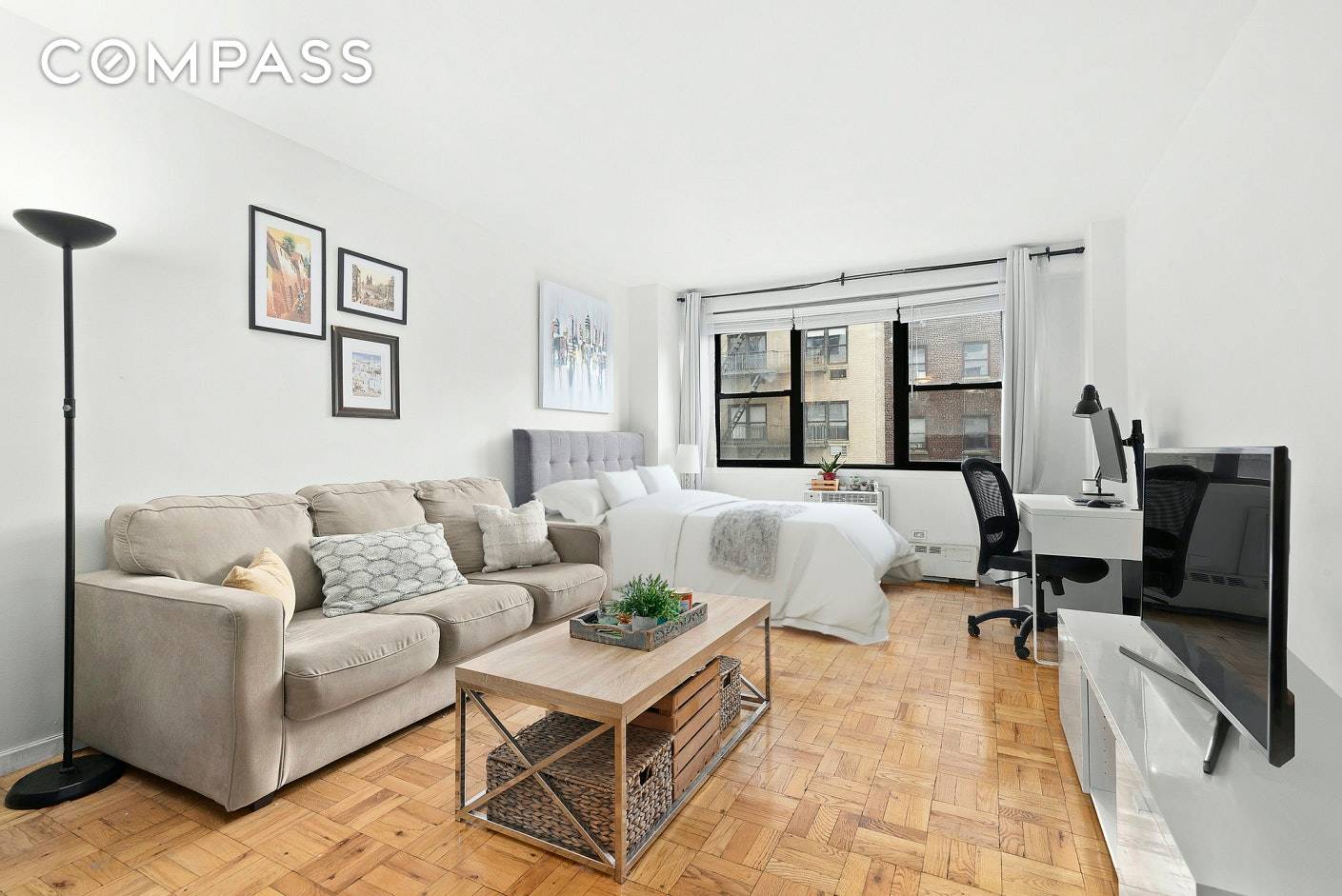 210 EAST 15TH STREET, 5P Lovely North facing studio in a very sought after location.