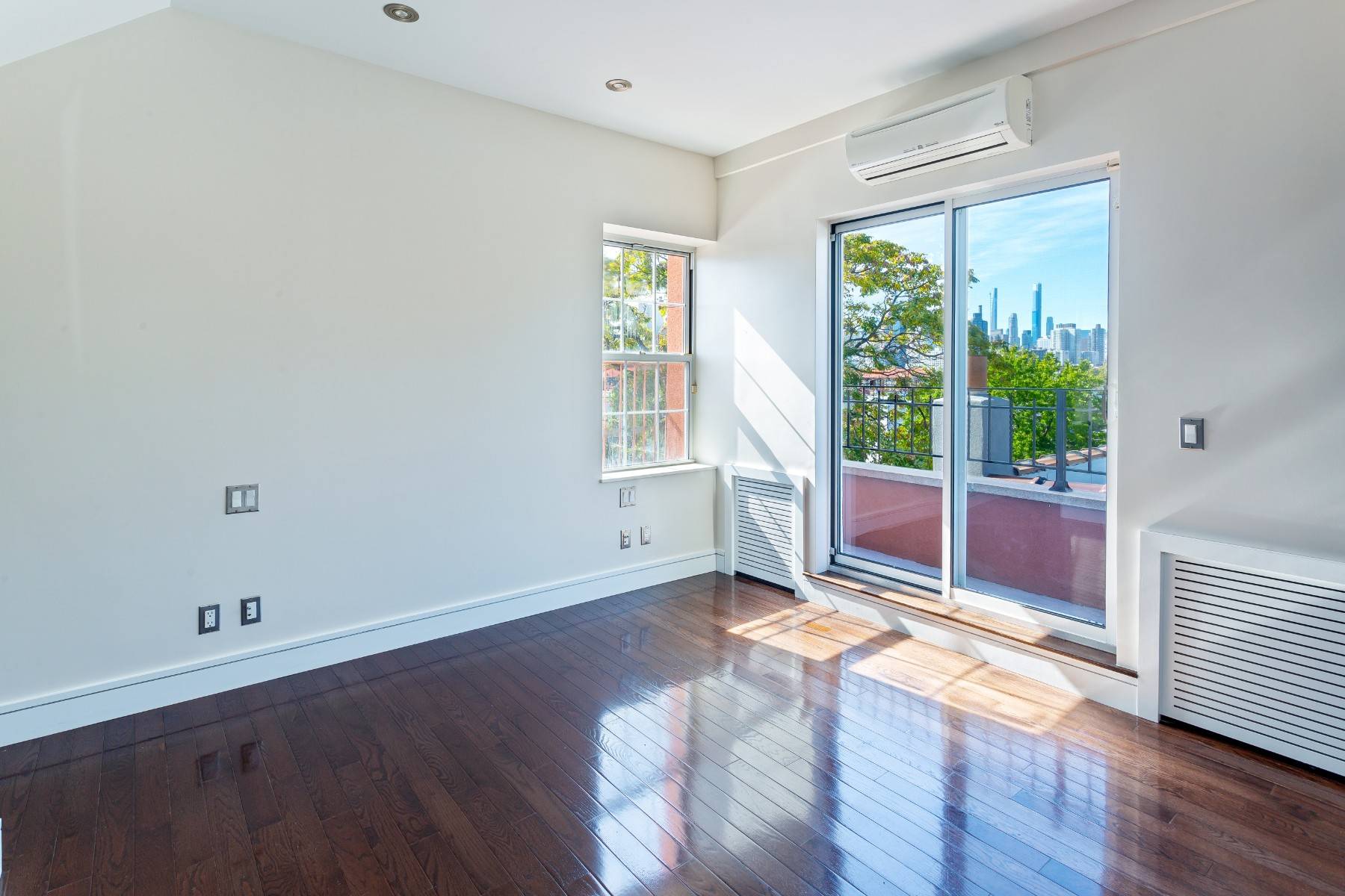One of a kind two bedroom, 2 bath with dramatic views in Astoria by waterfront.