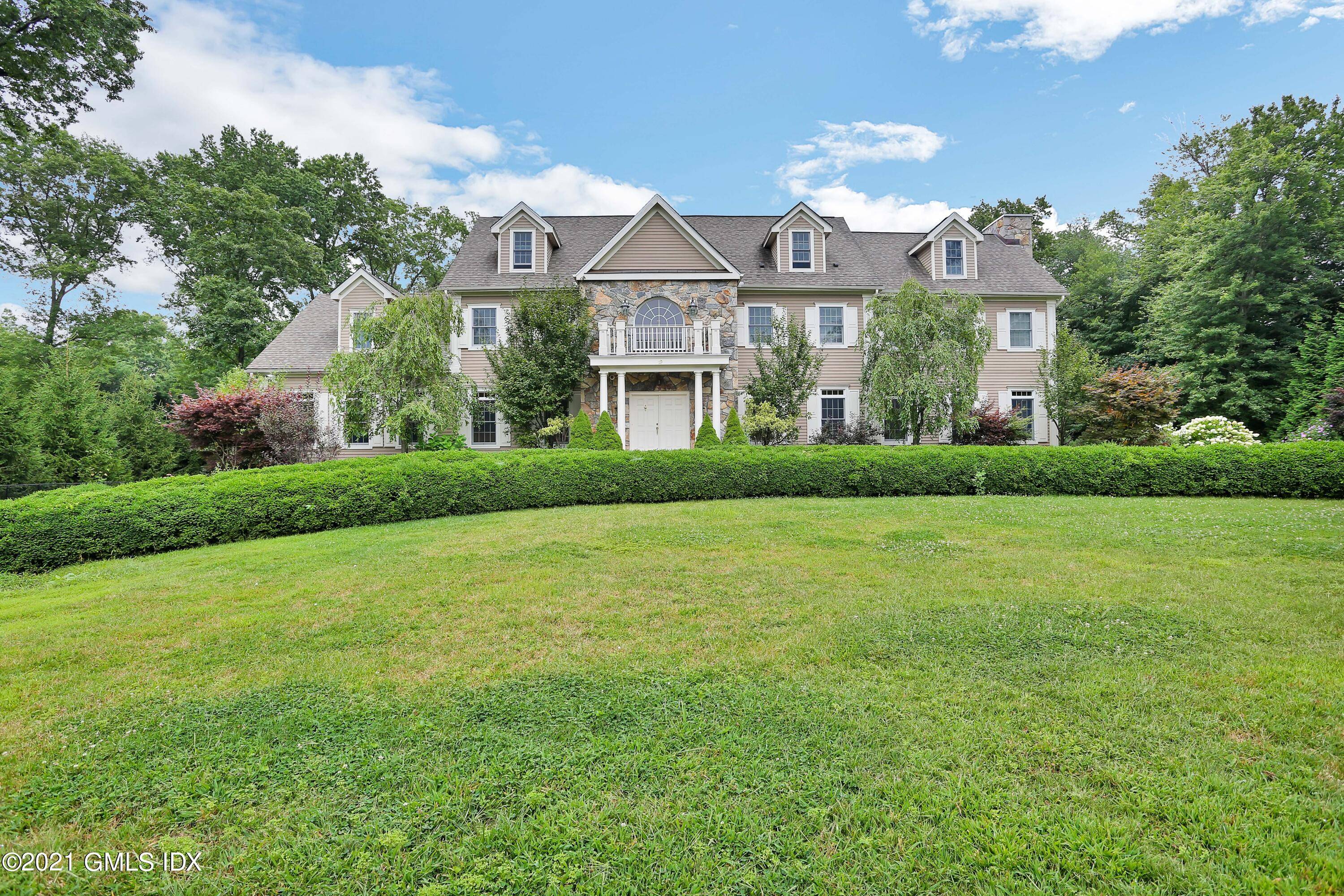 From the grand gated entry to the open flow concept this stunning Westover colonial offers luxury living at its finest plus the convenience of minutes to downtown, Stamford hospital, I ...