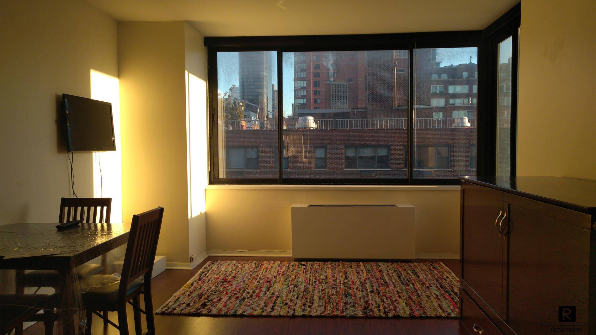 Welcome home ! Make this generous sized, studio apartment your own.