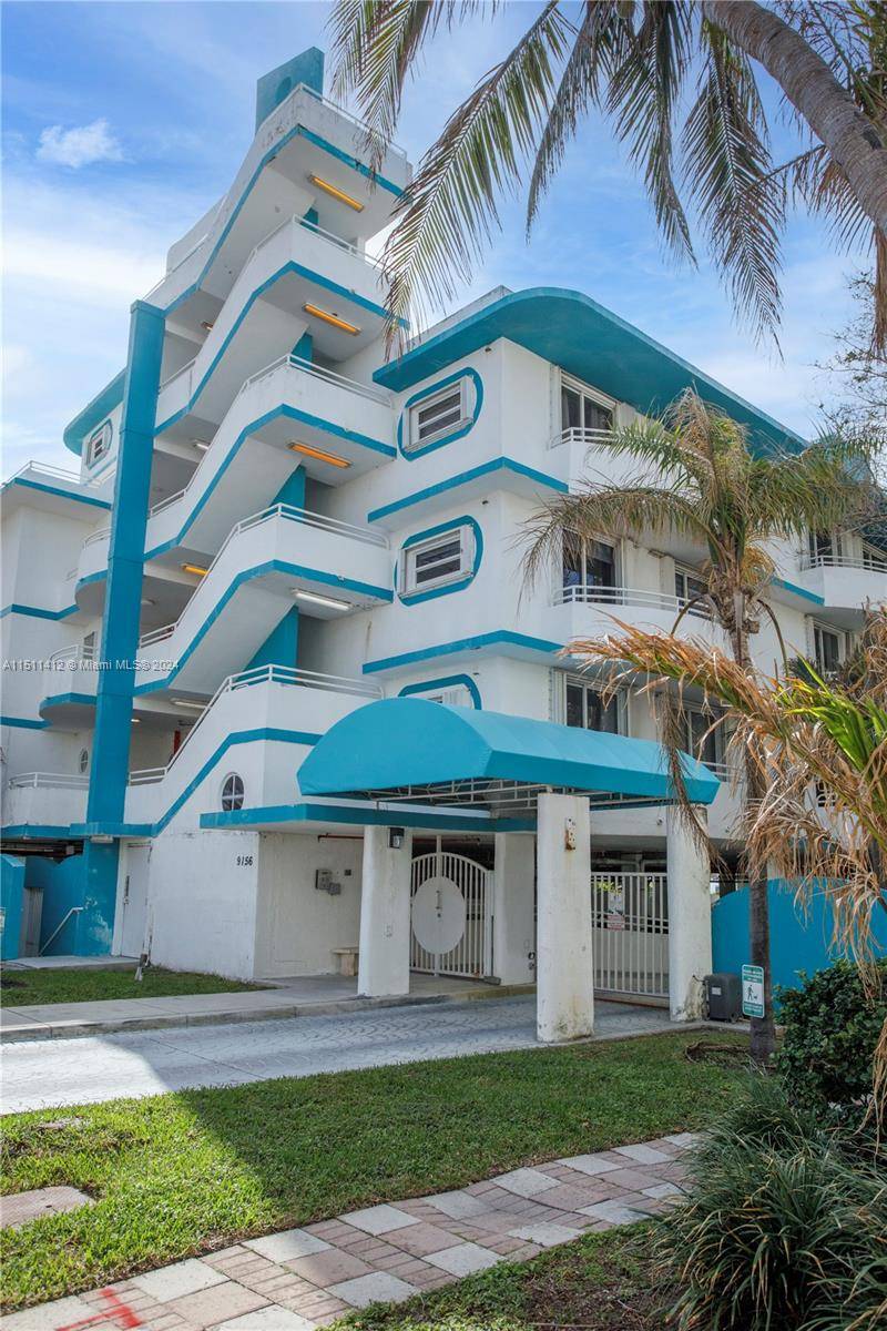 Beautiful 1 1. 5 apartment in sought after town of SURFSIDE.