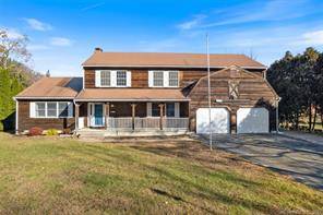 Beautiful Colonial home with 5 Bedrooms, 3 Baths, 3, 300 sf, and waterfront access on the Thames River !