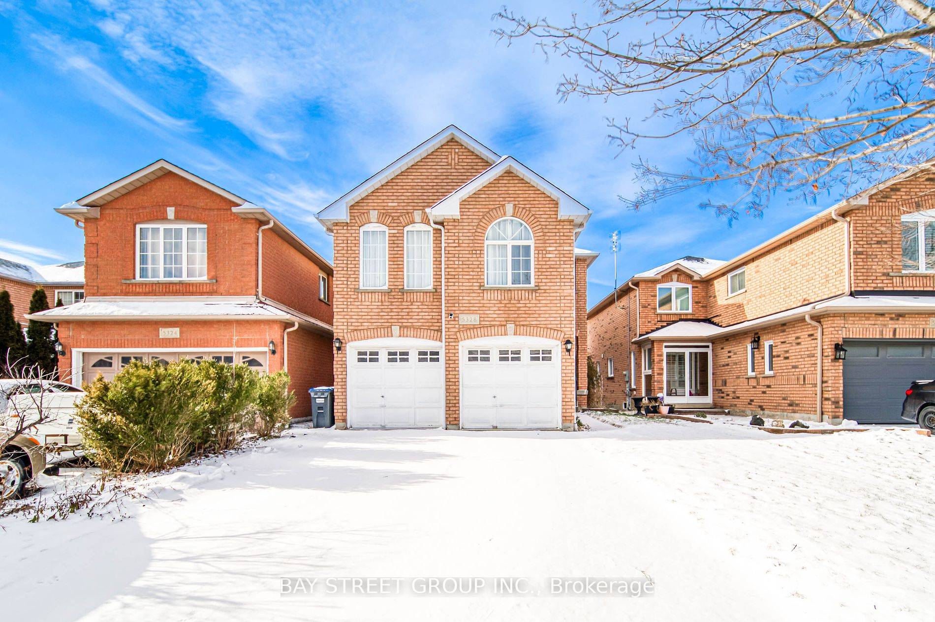 A Rare Find ! Modern Elegant Detached Home in the Heart of Mississauga with Tasteful Upgrades Throughout.