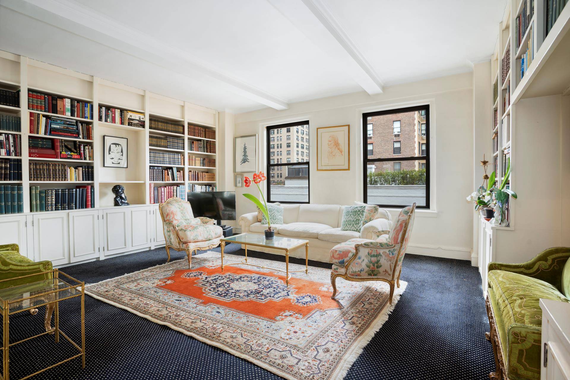 Located in the prestigious neighborhood of Carnegie Hill, 1133 ParkAvenue stands as one of Uptown's most desirable full service prewarcooperatives.