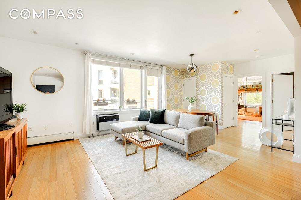 This stunning two bedroom, two bath unit is set in a boutique condominium in Windsor Terrace, one of Brooklyn's most coveted and friendly neighborhoods, with Prospect Park and all the ...