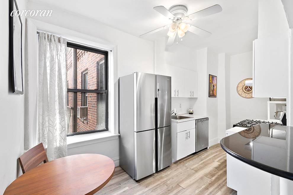 Located in the heart of the Jackson Heights Historic district this large pre war one bedroom coop features a windowed eat in kitchen with stainless steel appliances, separate dining area, ...
