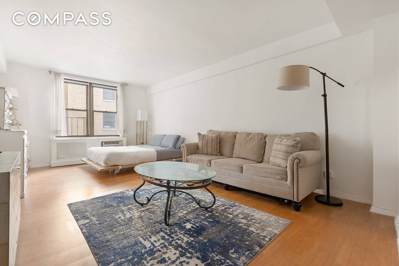 Enjoy the NYC lifestyle in the coveted Gramercy neighborhood !
